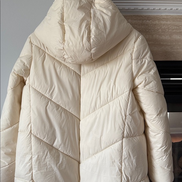 Banana Republic Off-White Puffer Jacket NWT - Picture 9 of 9
